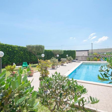 B&B Vittoria House คาร์เลนตินี ภายนอก รูปภาพ