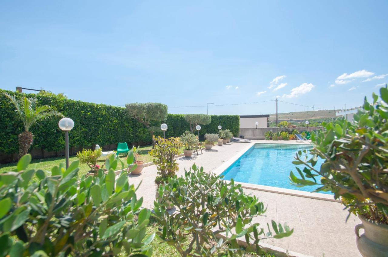 B&B Vittoria House คาร์เลนตินี ภายนอก รูปภาพ