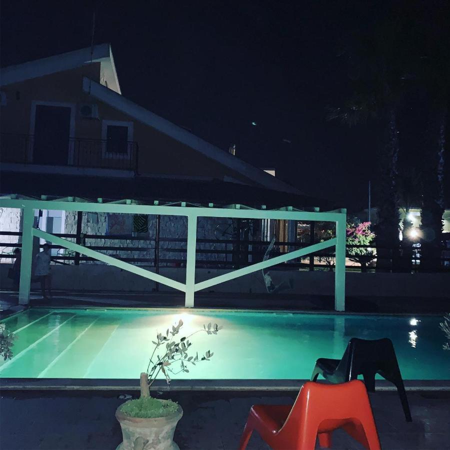 B&B Vittoria House คาร์เลนตินี ภายนอก รูปภาพ
