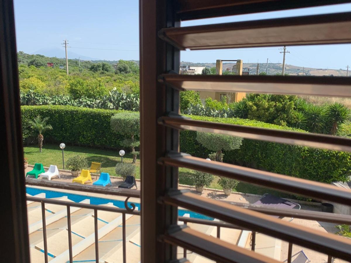 B&B Vittoria House คาร์เลนตินี ภายนอก รูปภาพ