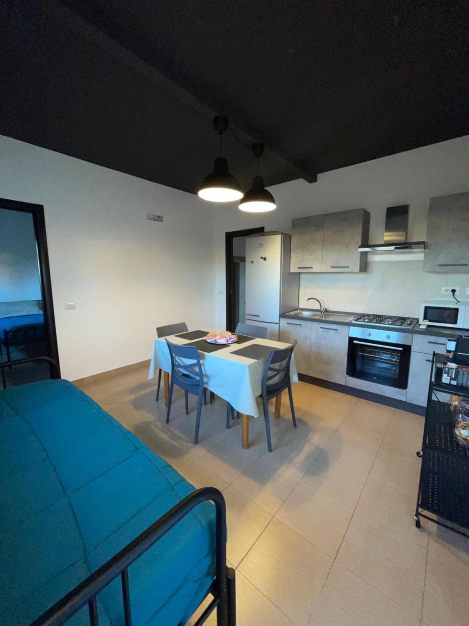 B&B Vittoria House คาร์เลนตินี ภายนอก รูปภาพ